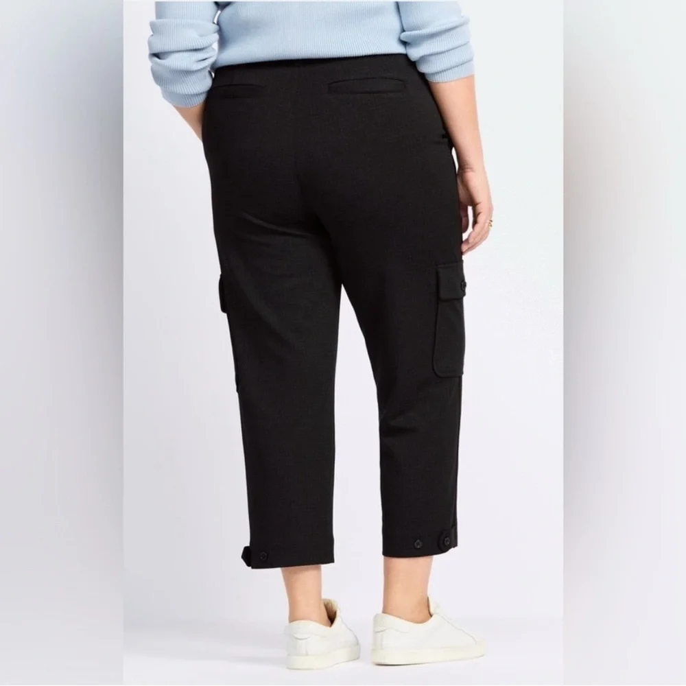 LIVERPOOL Utility Crop w/Tab
Hem & Cargo Pockets size 16 - Picture 2 of 10